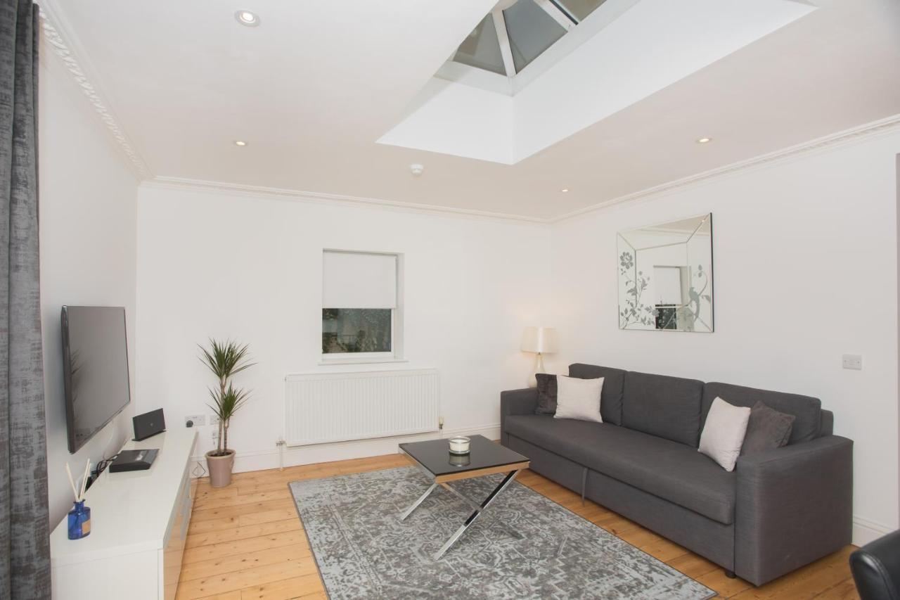 Spacious Apartments Bath Exterior foto
