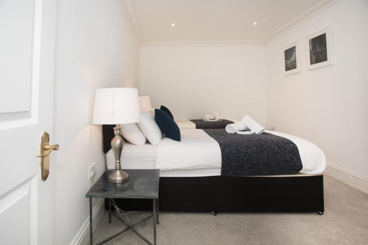 Spacious Apartments Bath Exterior foto